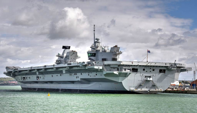 Comment faire la différence entre un "vrai" porte-avions et un simple porte-aéronef ?